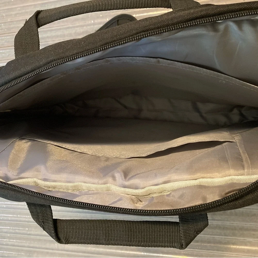 Amazon basics laptop bag - Picture 5 of 9